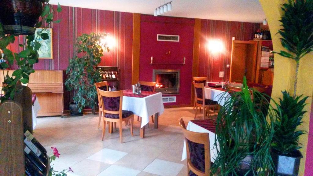 Family Hotel Sonata Samokow Zewnętrze zdjęcie