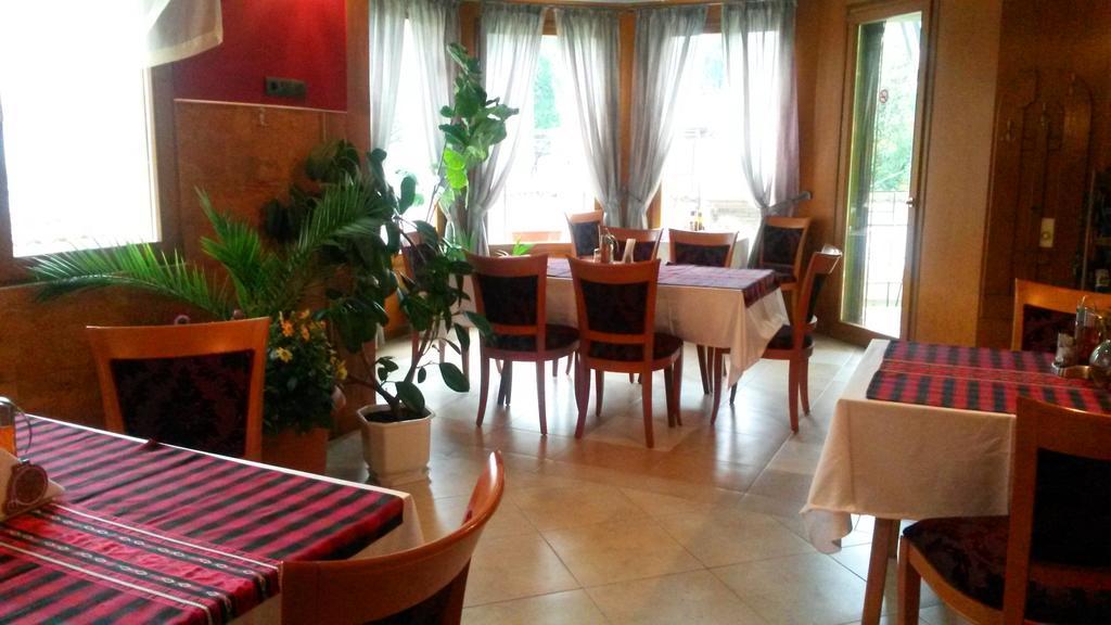 Family Hotel Sonata Samokow Zewnętrze zdjęcie